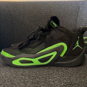 Jordan Kids Black and Green Sneakers